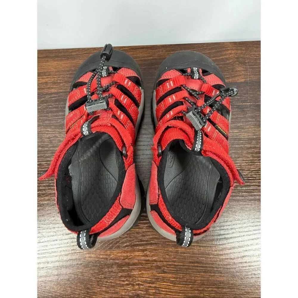Keen boys red
